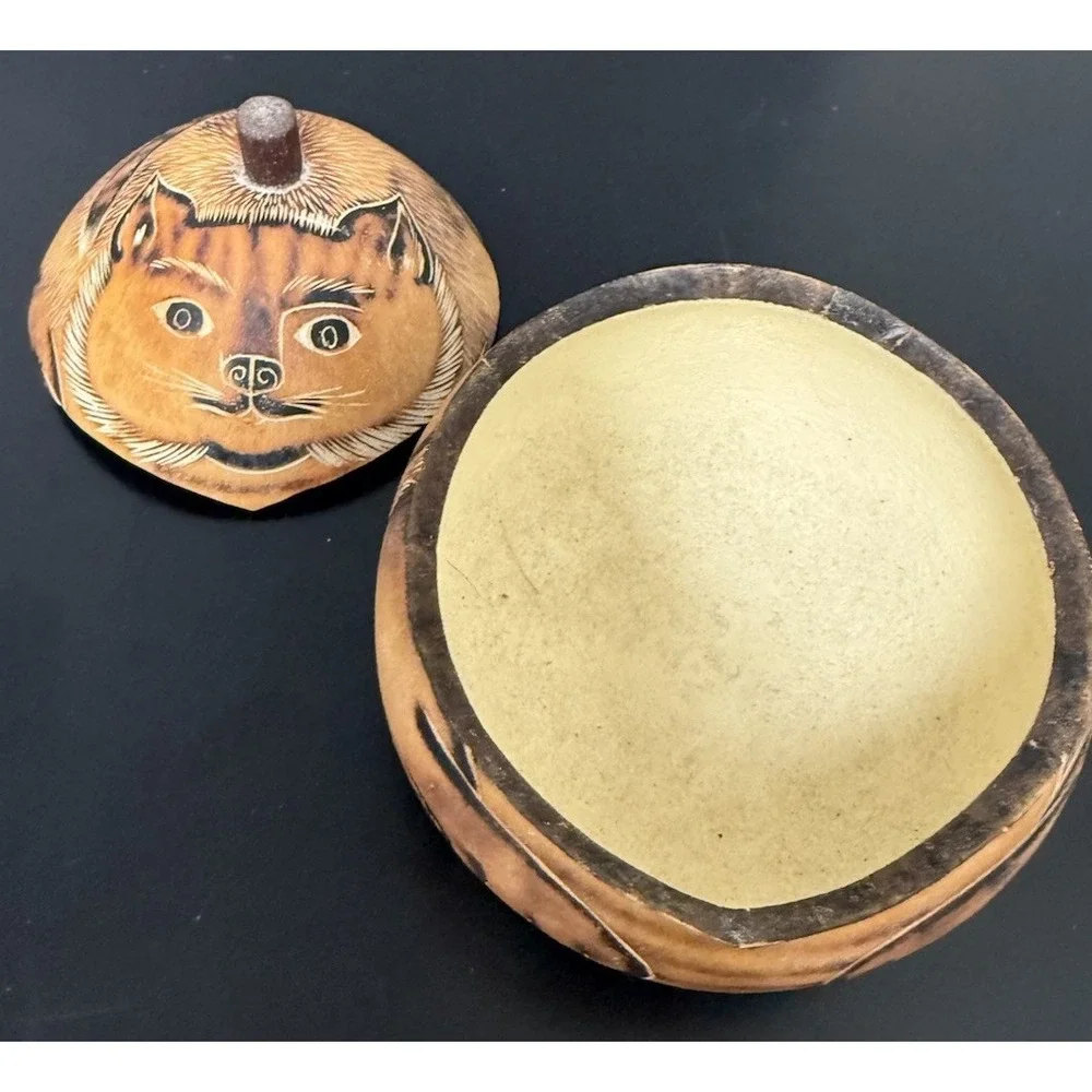 TEN THOUSAND VILLAGES • Hand Crafted & Carved Gourd Cat Trinket Box Peruvian